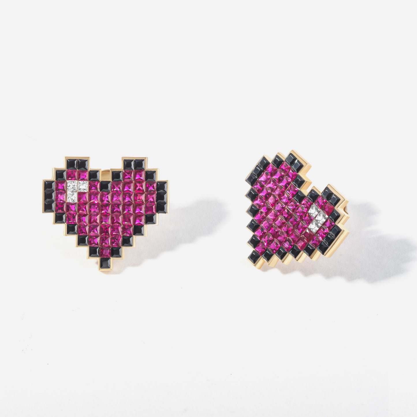 refined legacy collection / 8-bit heart mystery setting earring pair K18YG