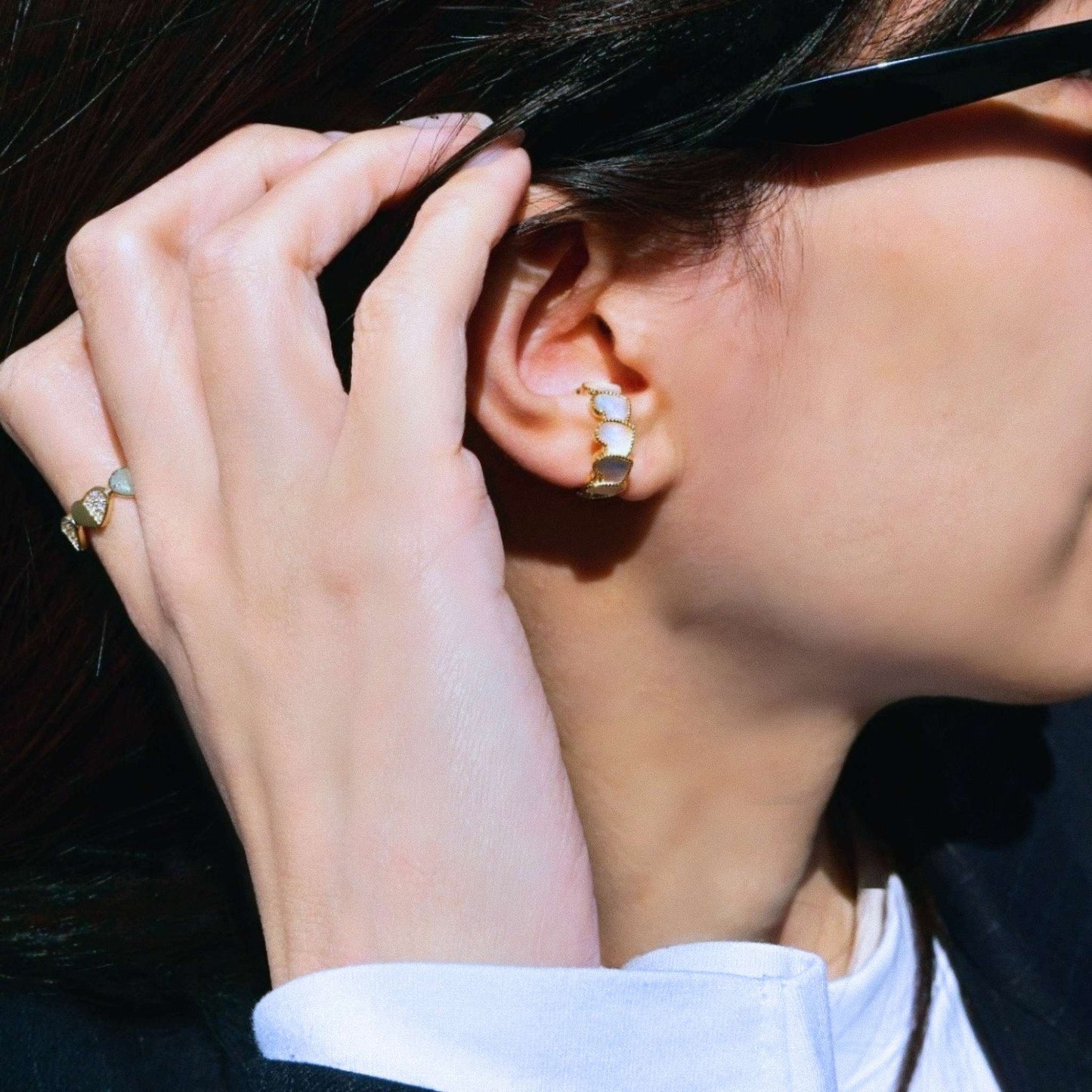refined legacy collection / mother of pearl inlay rope heart earcuff K18YG