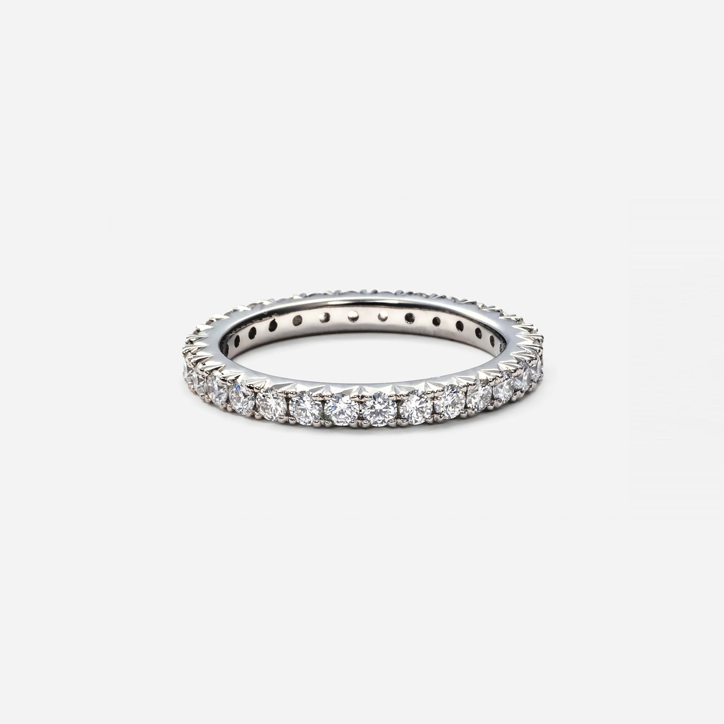 refined legacy collection / modern french setting diamond eternity ring pt950