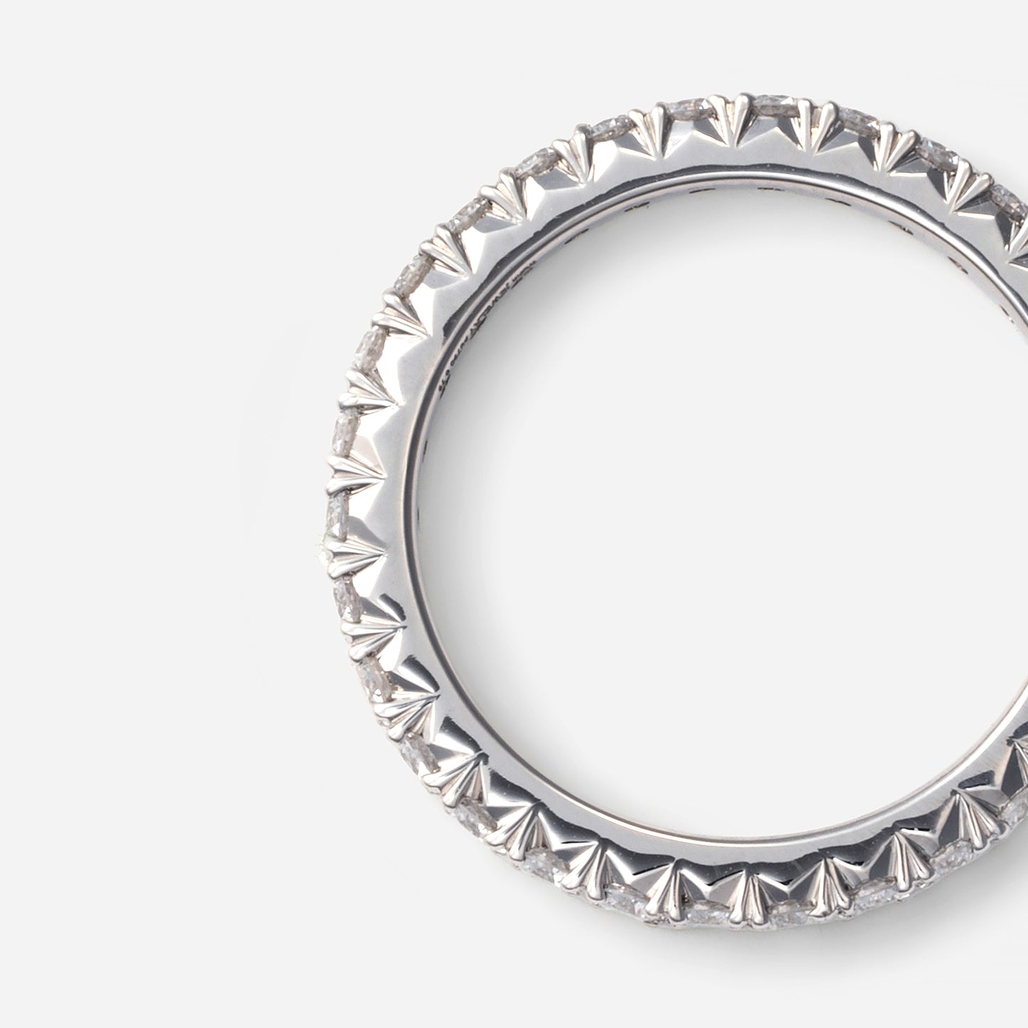 refined legacy collection / modern french setting diamond eternity ring pt950