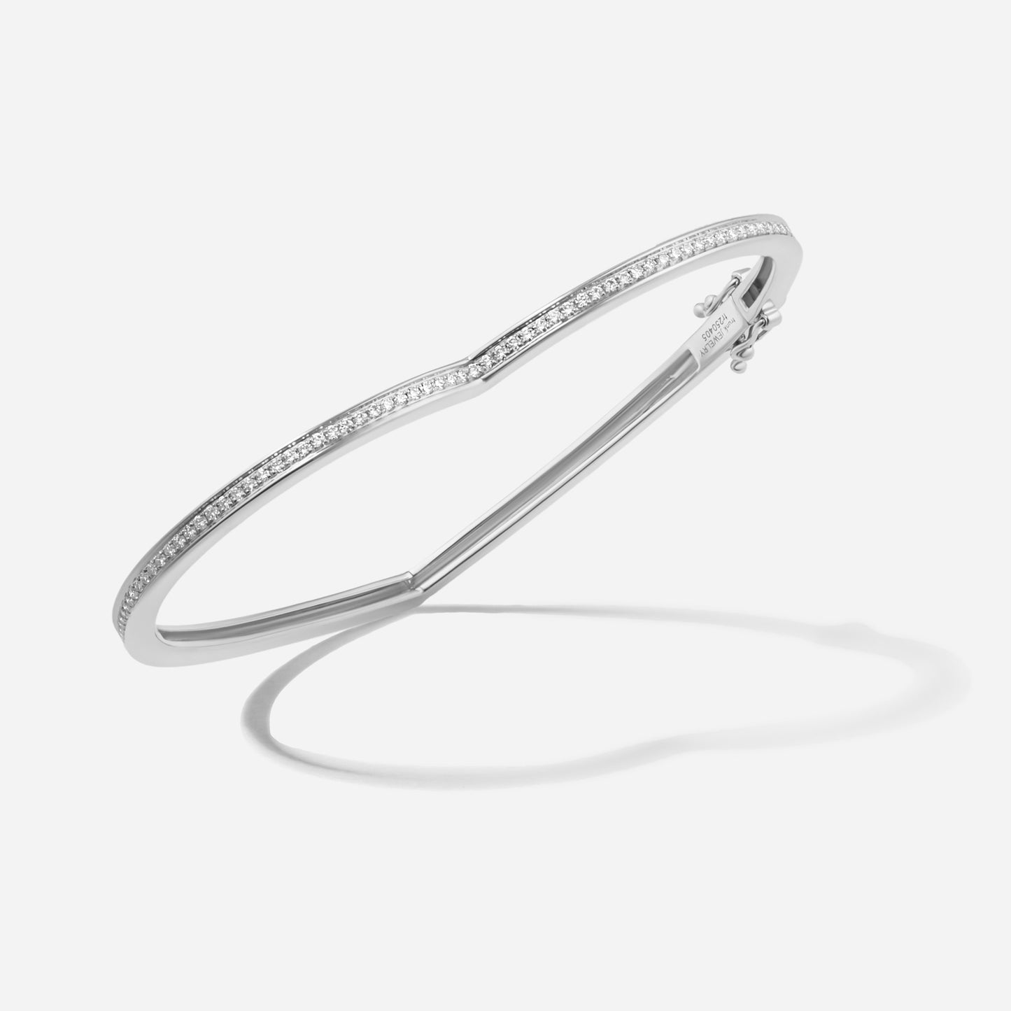 new basic collection / heart hug silhouette diamond bangle 0.6ct Pt950