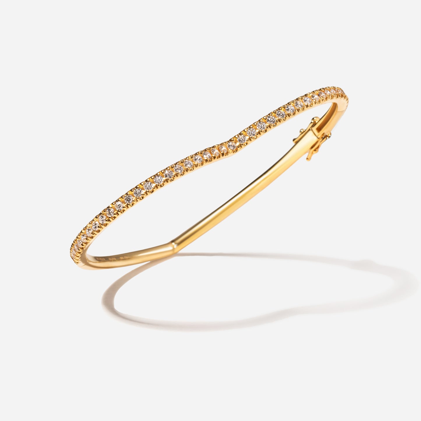 Shūren shinka collection / heart hug silhouette diamond bangle K18YG