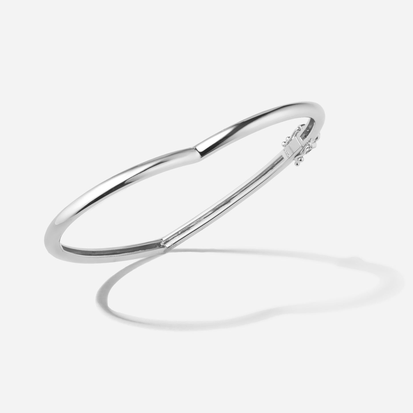 Shūren shinka collection / heart hug silhouette bangle Pt950