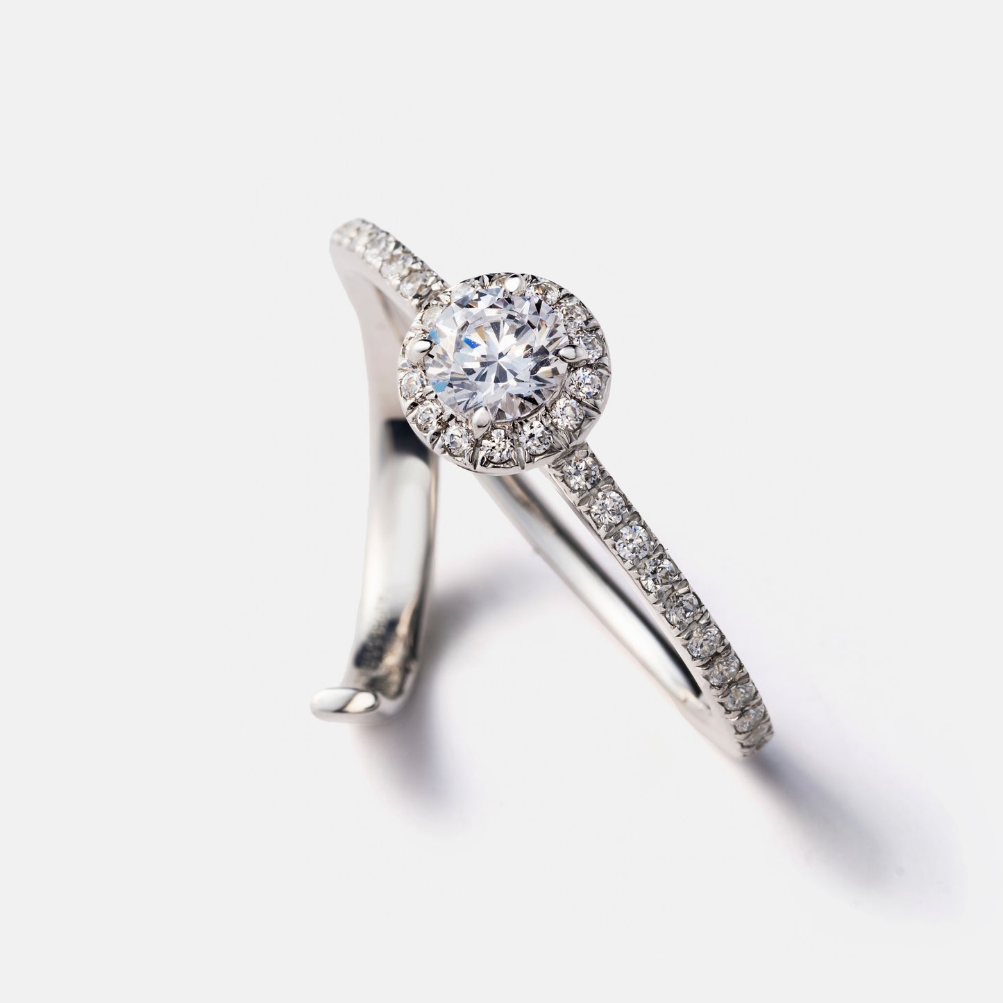 new basic collection / diamond slash halo ring Pt950