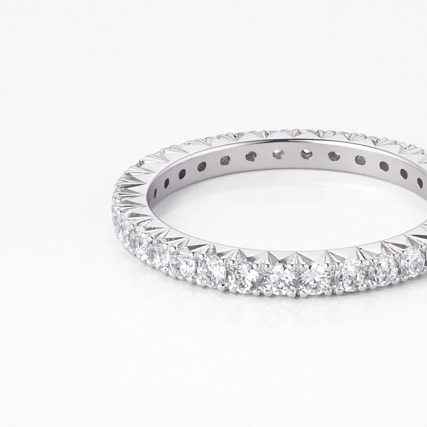 refined legacy collection / modern french setting diamond eternity ring pt950