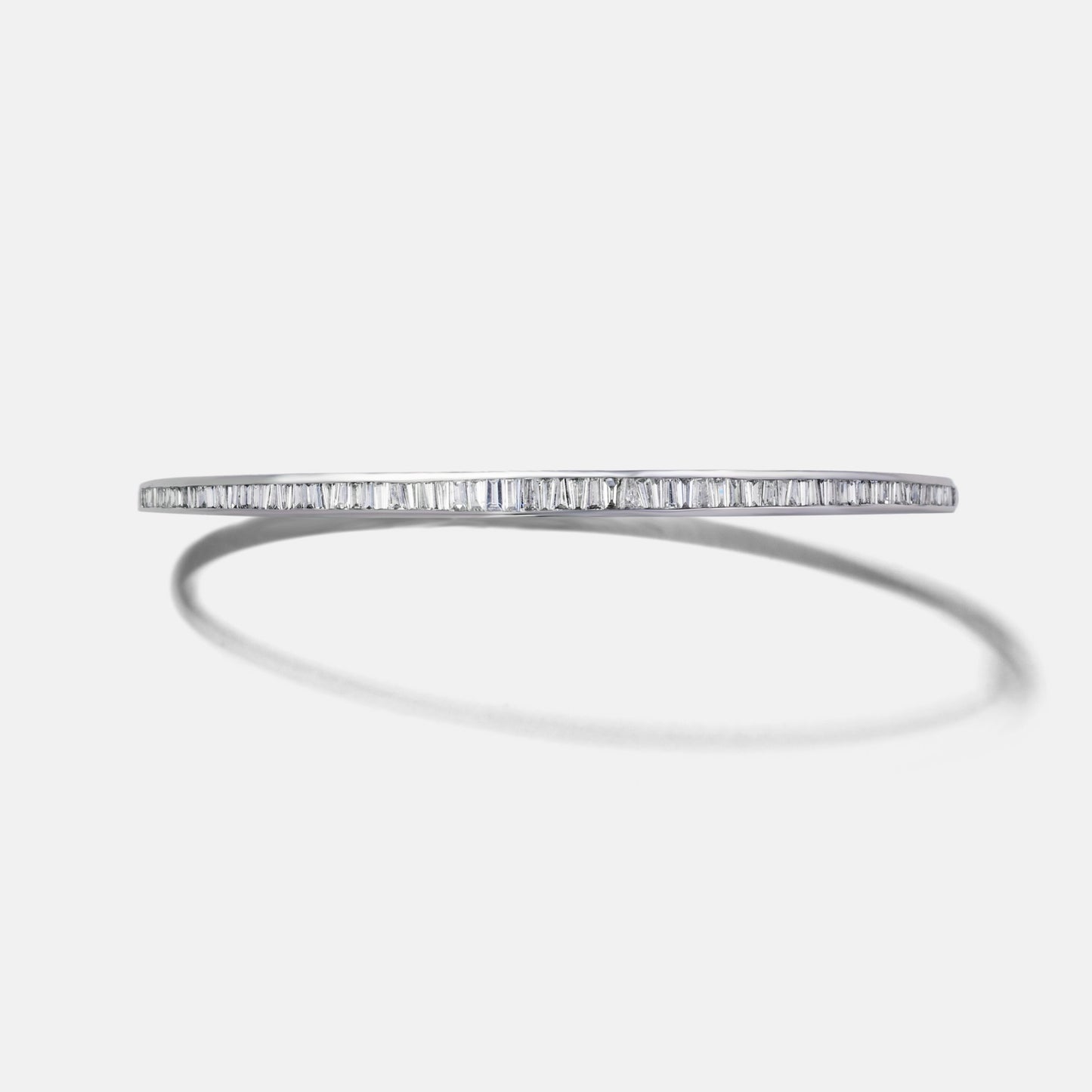 basic collection / super basic tapered baguette diamond bangle 1.2ct Pt950