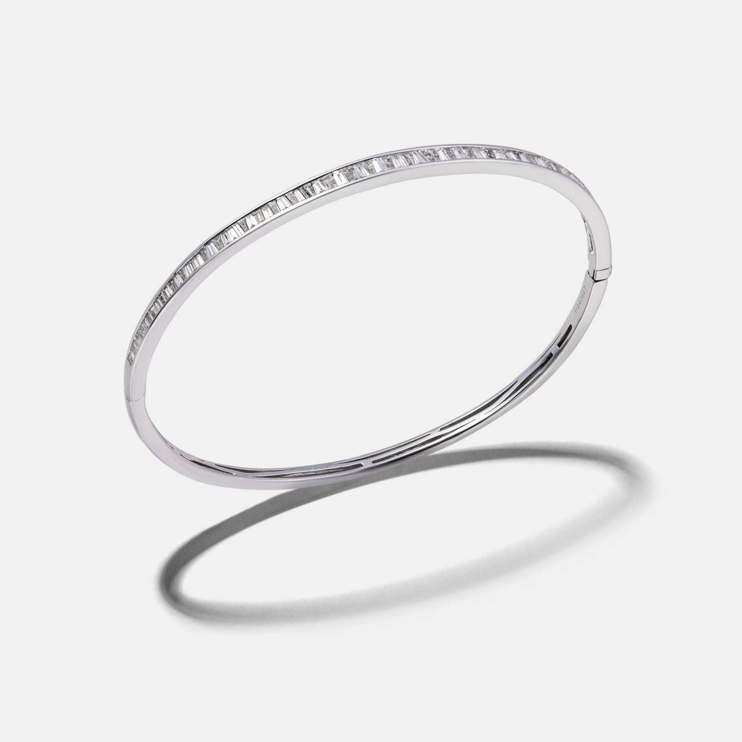 basic collection / super basic tapered baguette diamond bangle 1.2ct Pt950